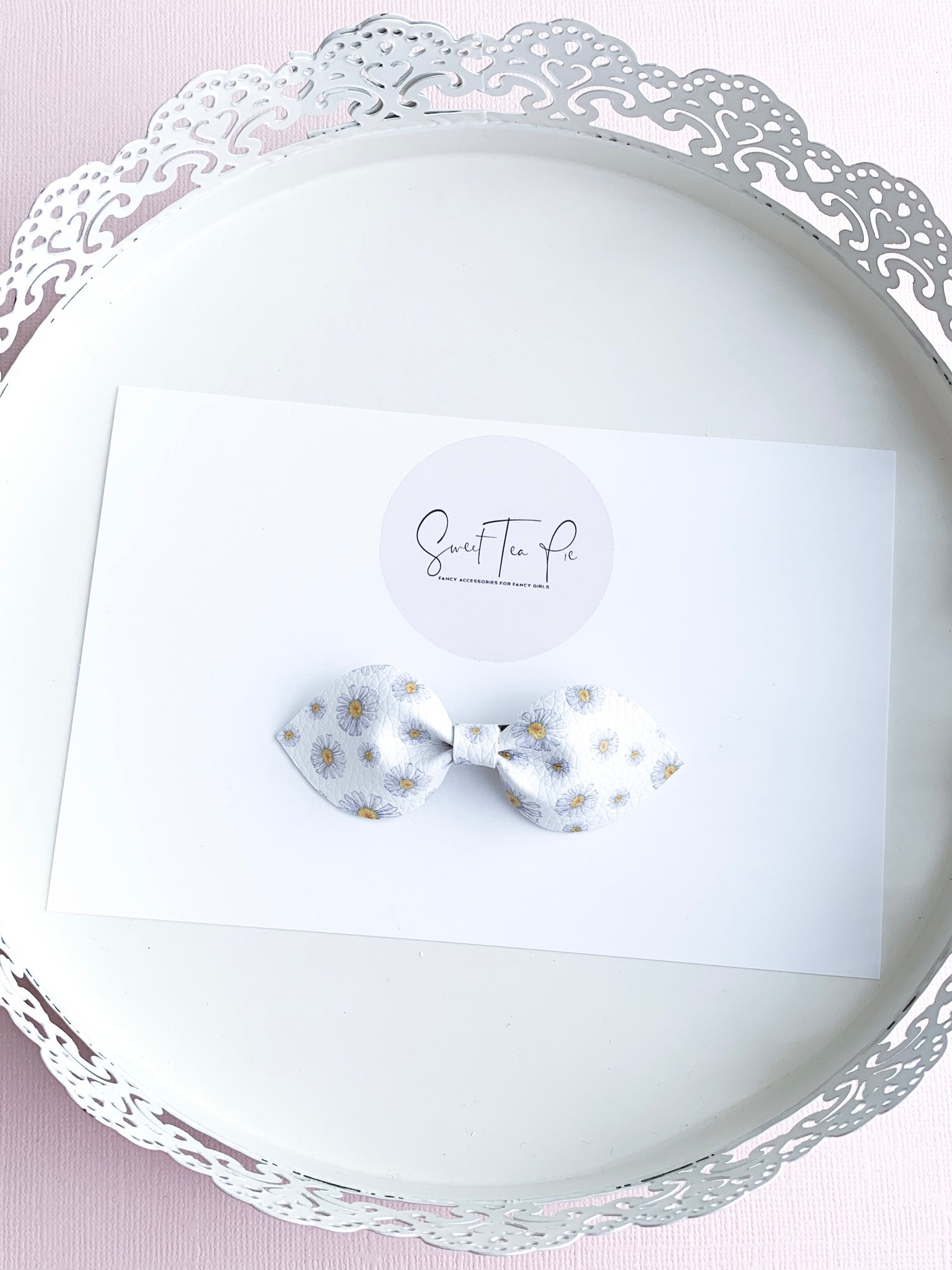 Daisy Petite Leather Hair Bow