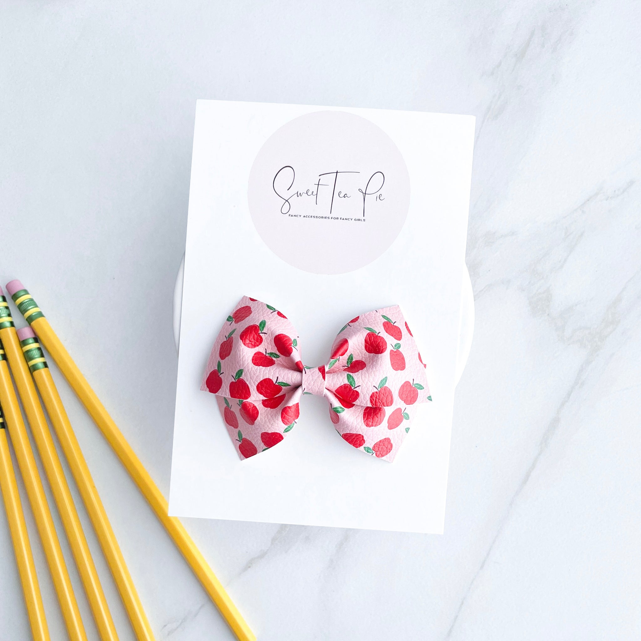 An Apple a Day Modern Lu Hair Bow