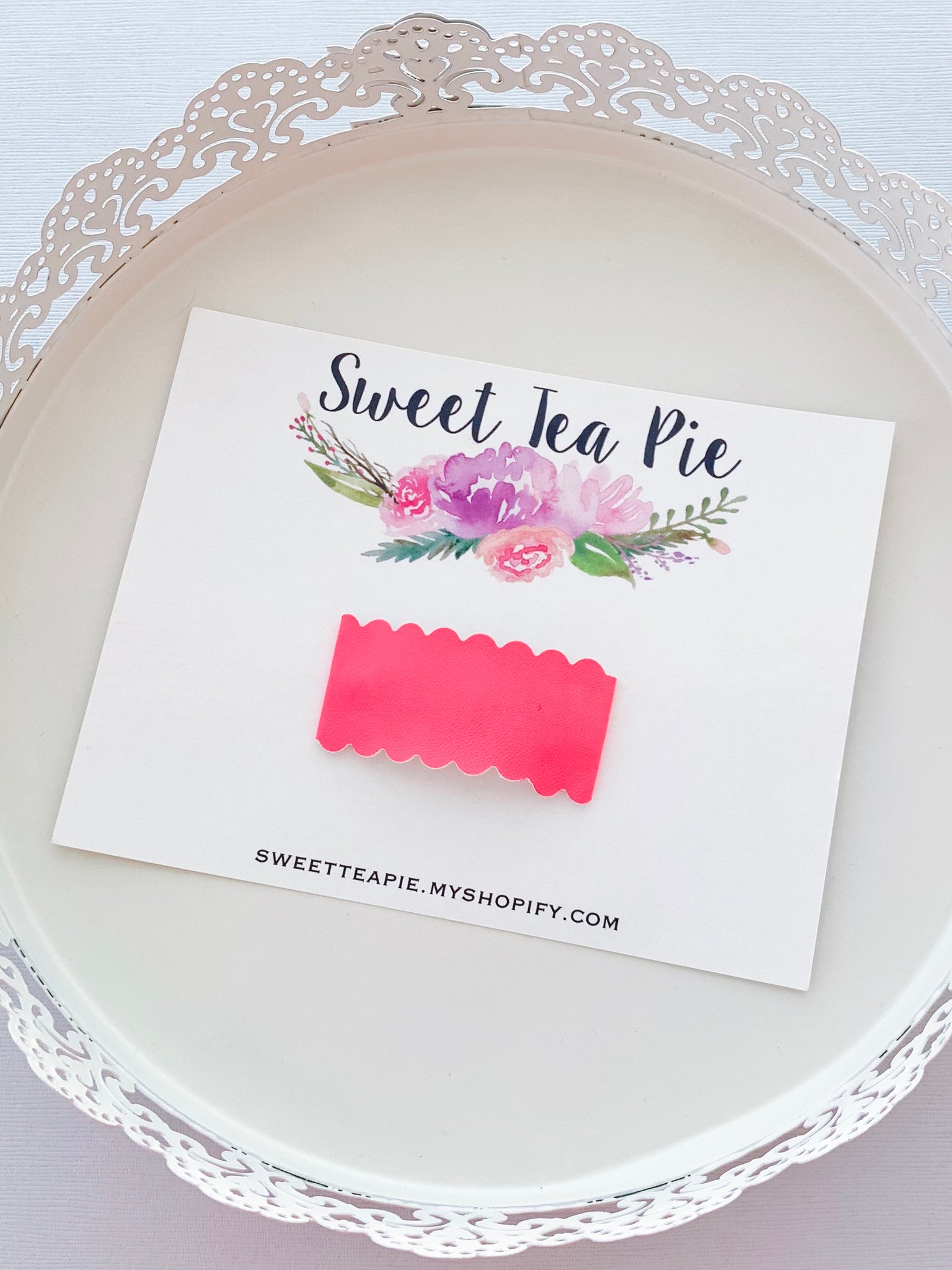 Neon Pink Scalloped Snap Clip